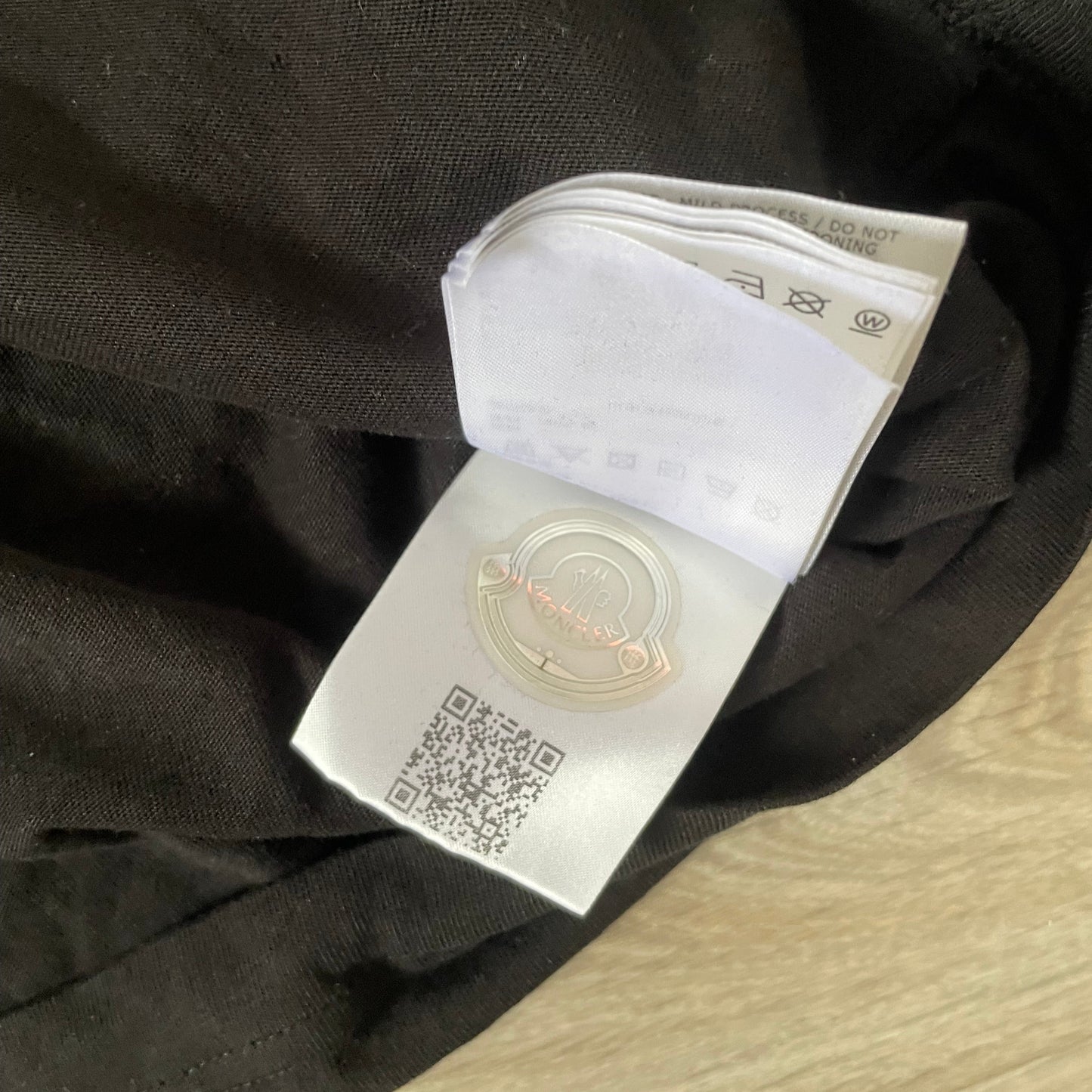 Moncler Taglia Tee (Fits M)