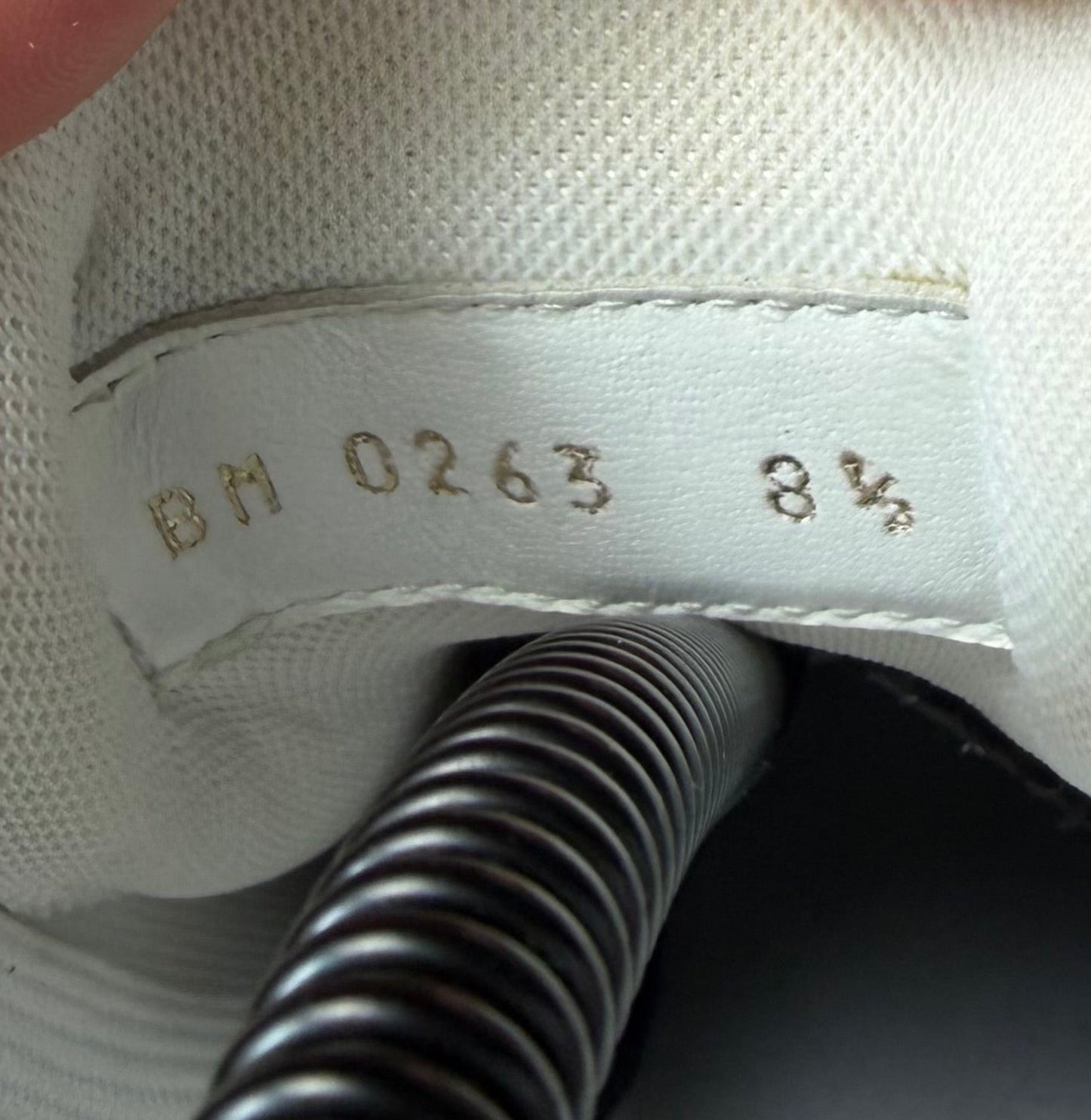Louis Vuitton- LV8.5 (Fit UK 9/9.5)