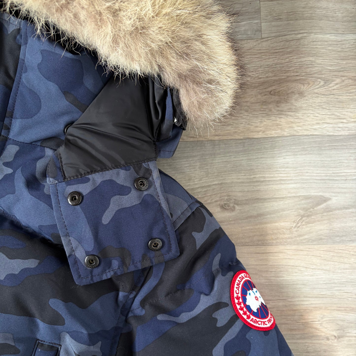 Canada Goose Wyndham- L (Super Rare!)