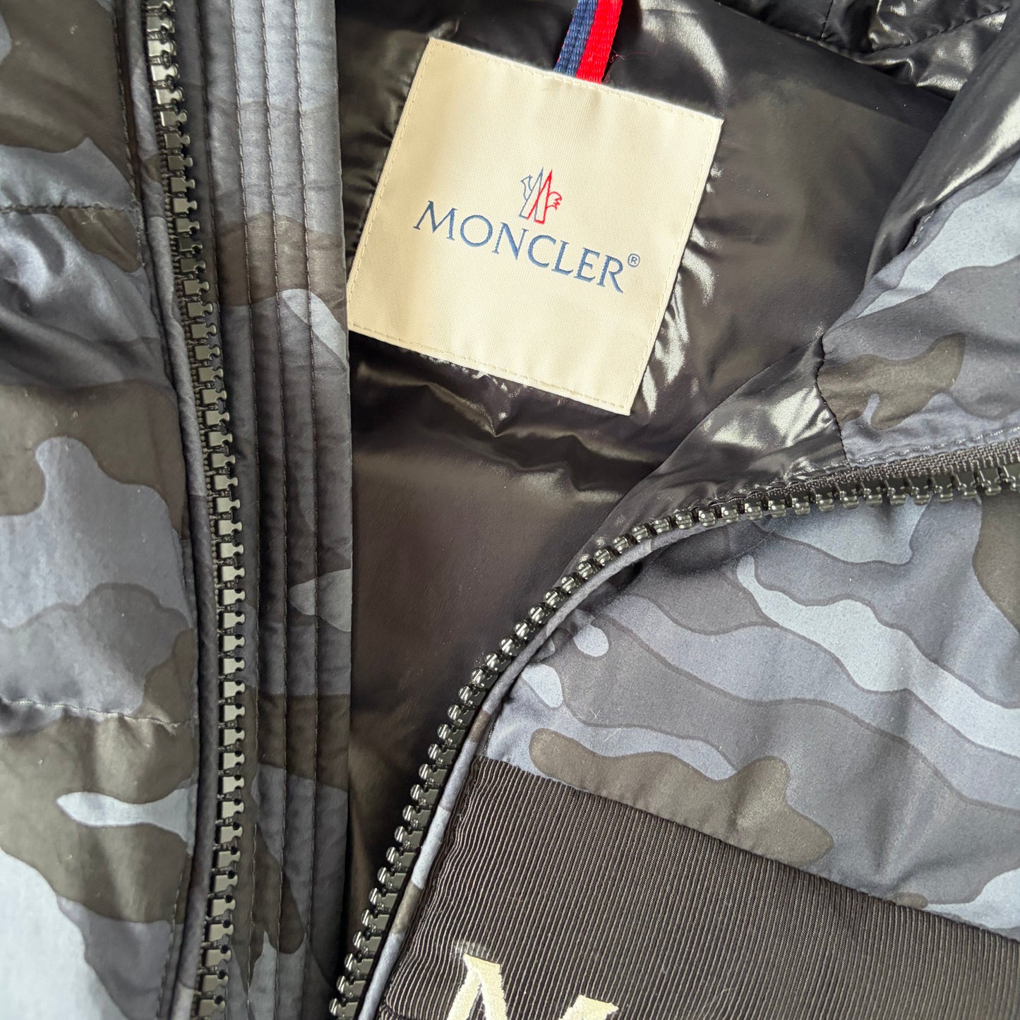 Moncler Aiton Puffer- M
