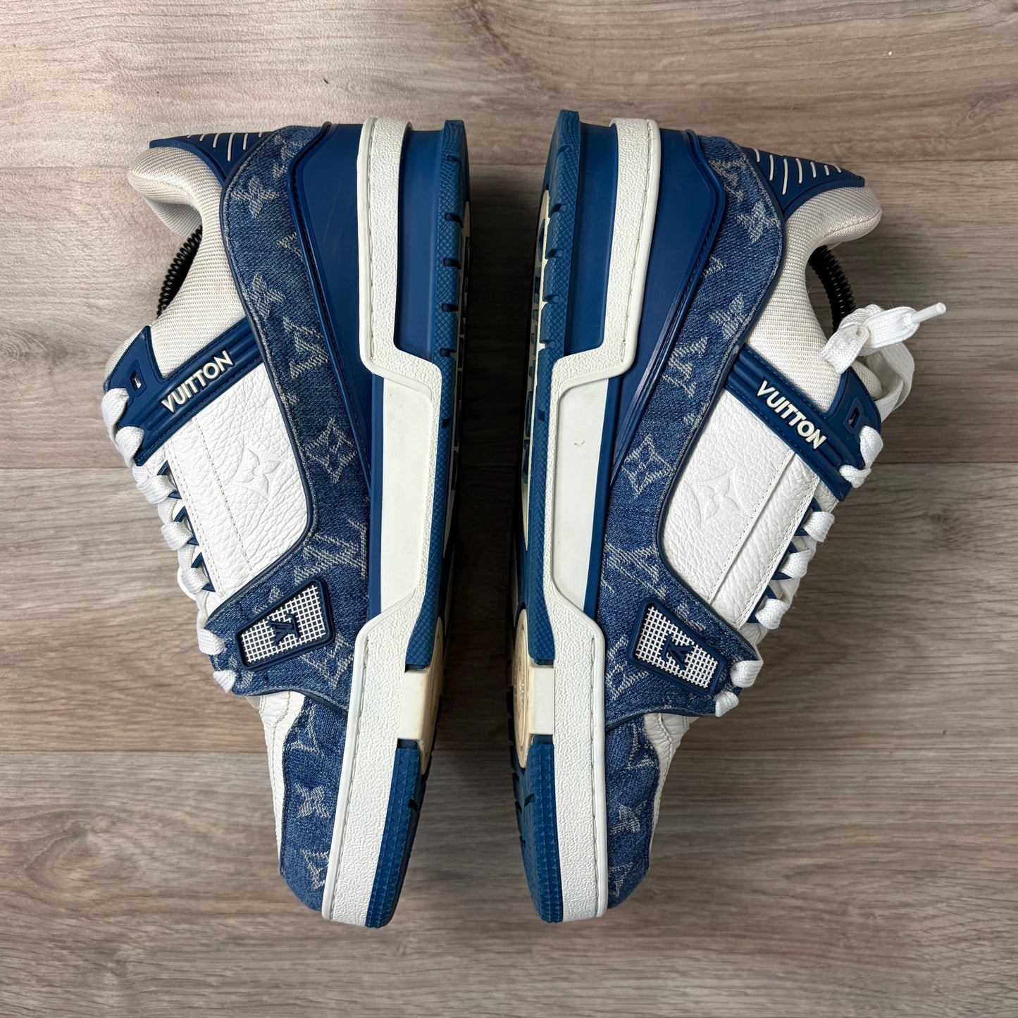 Louis Vuitton- LV8.5 (Fit UK 9/9.5)