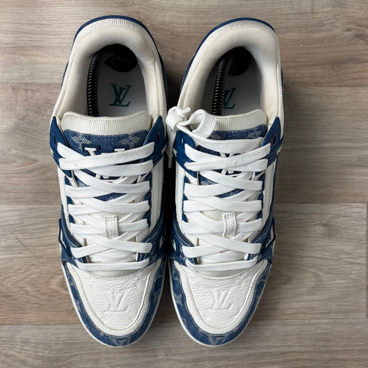 Louis Vuitton- LV8.5 (Fit UK 9/9.5)