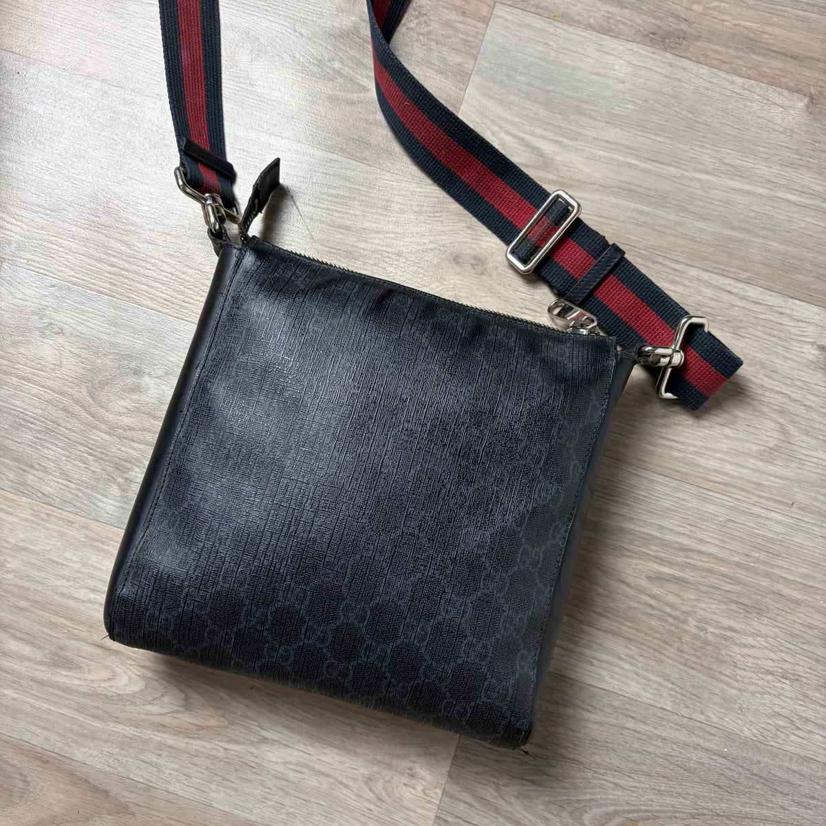 Gucci Supreme Messenger Bag