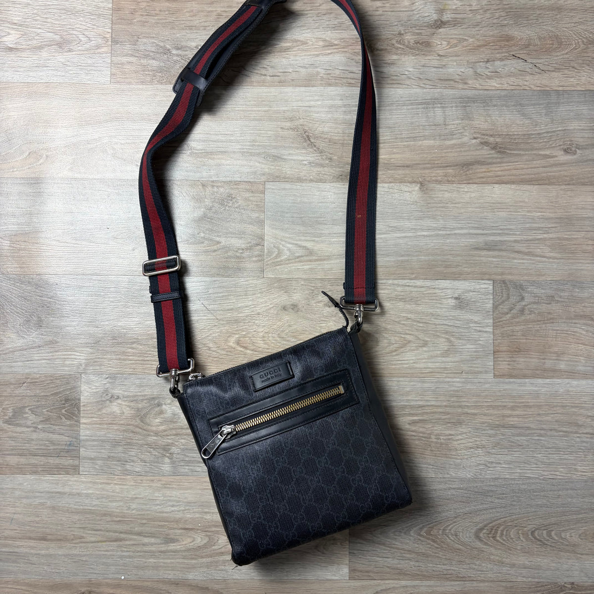 Gucci Supreme Messenger Bag