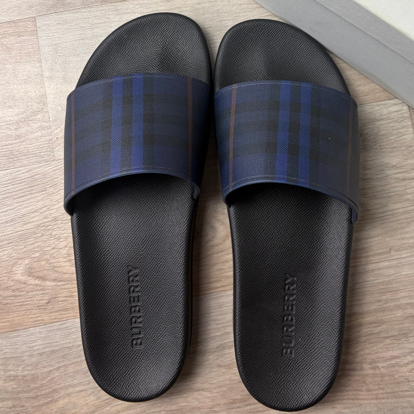 Burberry Sliders- 10