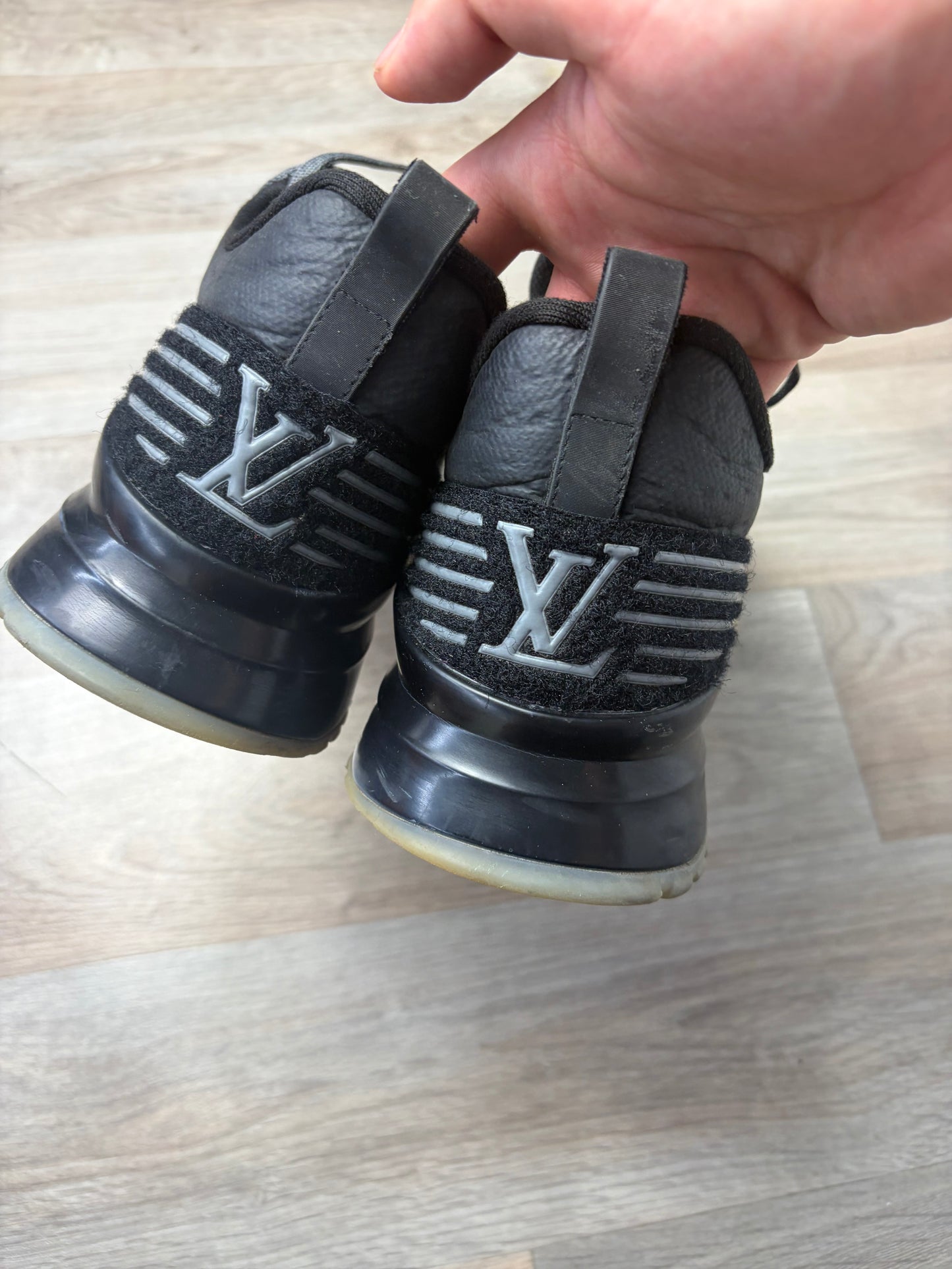 Louis Vuitton VNR- 9